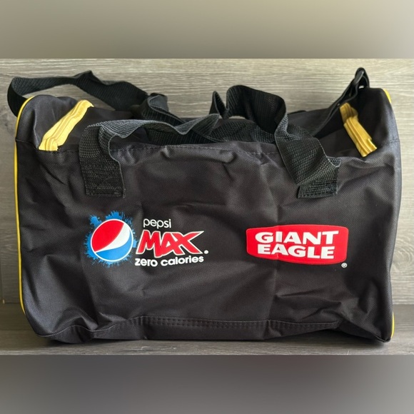 Pittsburgh Pirates MLB Pepsi Max/Giant Eagle Promo SGA Gym Duffle Bag NEW - Picture 3 of 5